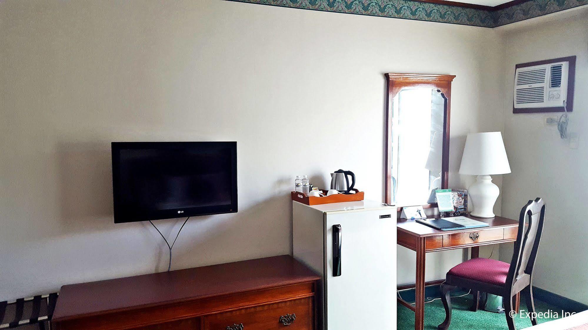 Days Hotel Tagaytay Tagaytay City Екстер'єр фото
